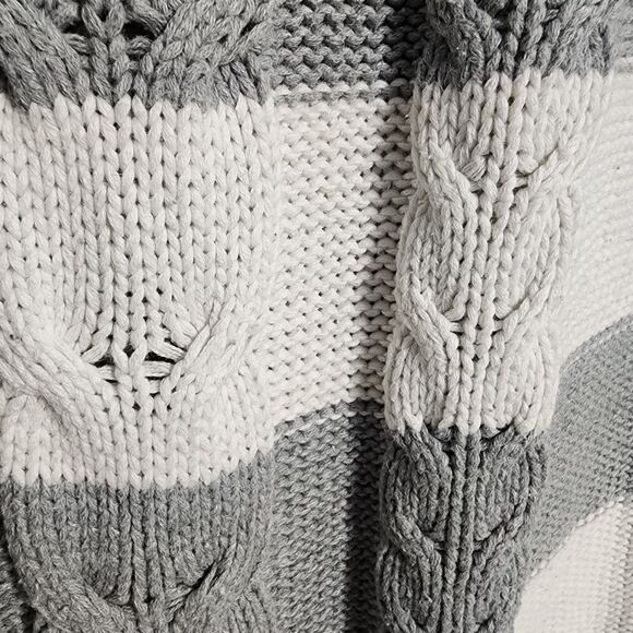 Old Navy Cable Knit Sweater - Picture 5 of 11
